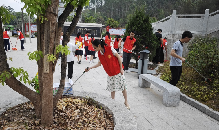 祭英烈傳紅色基因，擔(dān)使命踐行復(fù)興夢——惠州理工學(xué)校開展清明祭英烈活動458.png